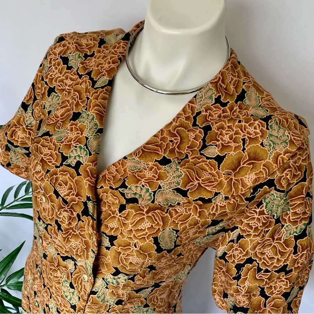 v i n t a g e :: Floral Puritan Peter Pan Collar Whimsical Blouse - Picture 3 of 14